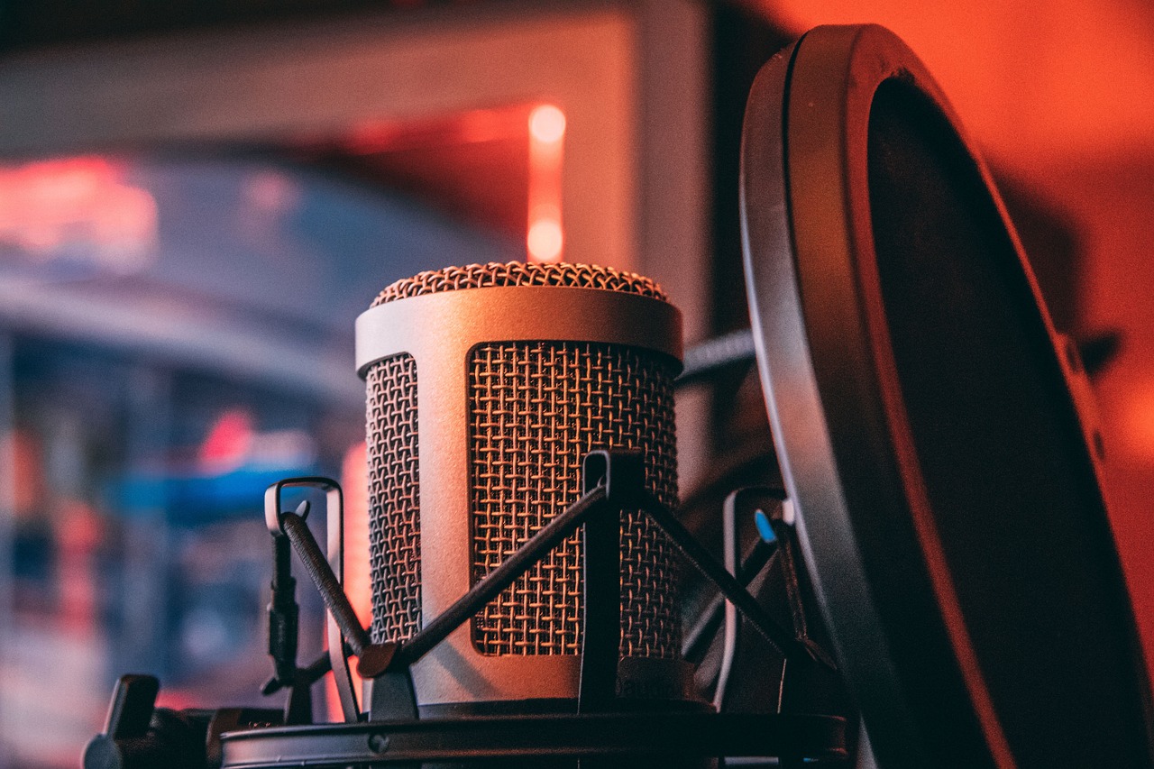 entdecken sie den podcast-boom! erfahren sie, warum podcasts immer beliebter werden, welche trends die branche prägen und wie sie selbst ins podcasting einsteigen können.